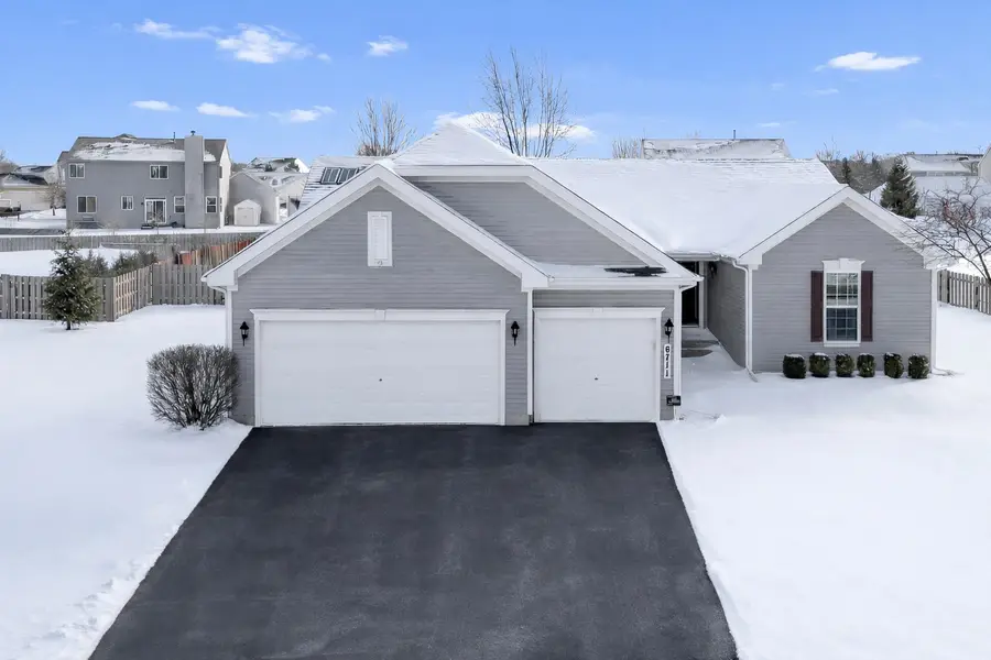 6711 Glenmoor Court, McHenry, IL 60050 - Image #2