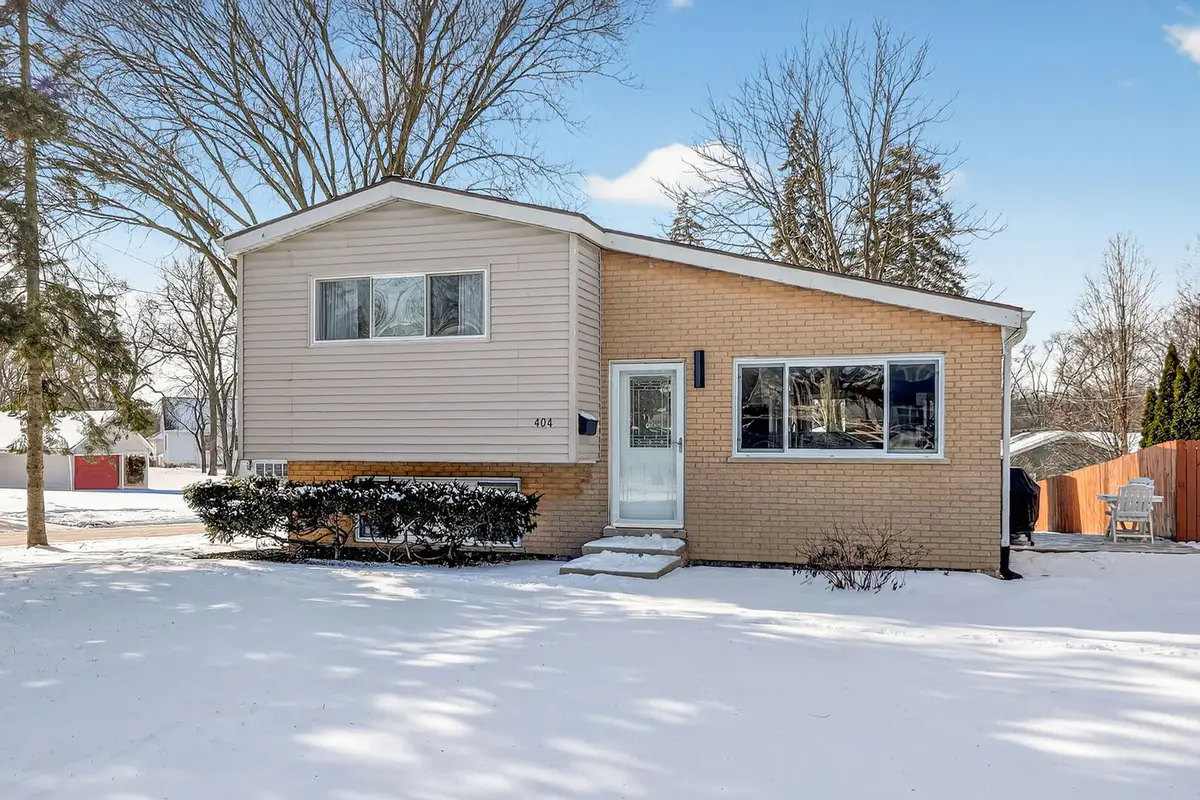 404 Lawrence Avenue, Glen Ellyn, IL 60137 - Image #1