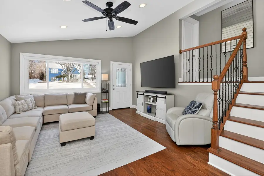 404 Lawrence Avenue, Glen Ellyn, IL 60137 - Image #2