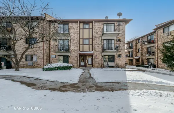340 Klein Creek Court, Carol Stream, IL 60188