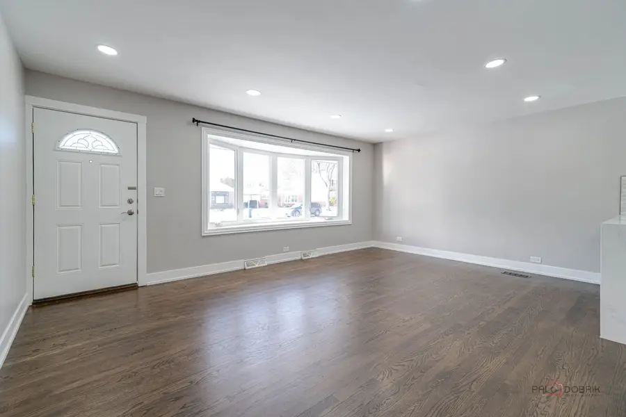 119 S Pine Street, Mount Prospect, IL 60056 - Image #3