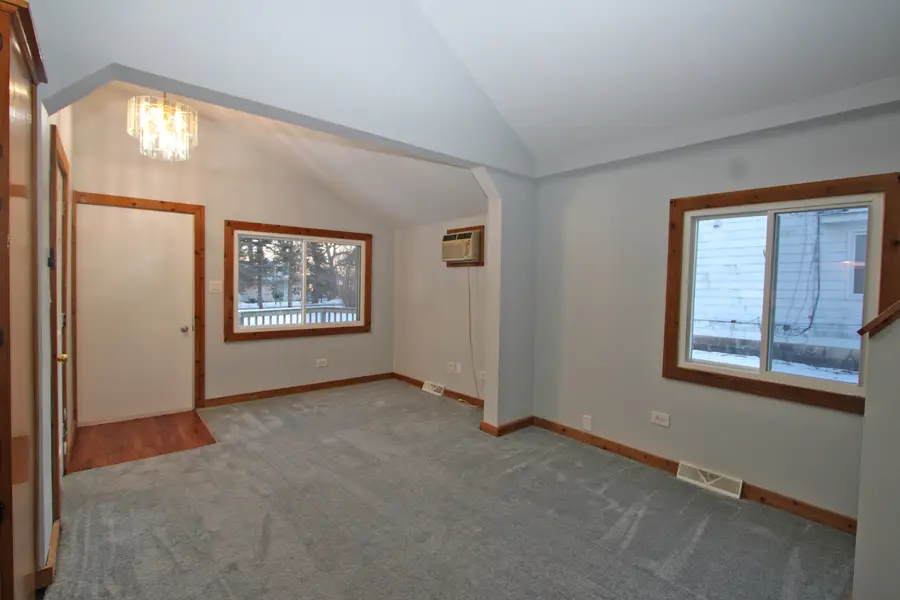 338 E Lakeview Avenue, Round Lake Beach, IL 60073 - Image #2