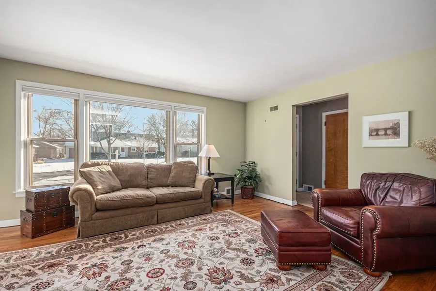 808 S Vail Avenue, Arlington Heights, IL 60005 - #3