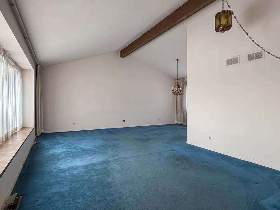 824 N Harrow Court, Addison, IL 60101 - Image #2