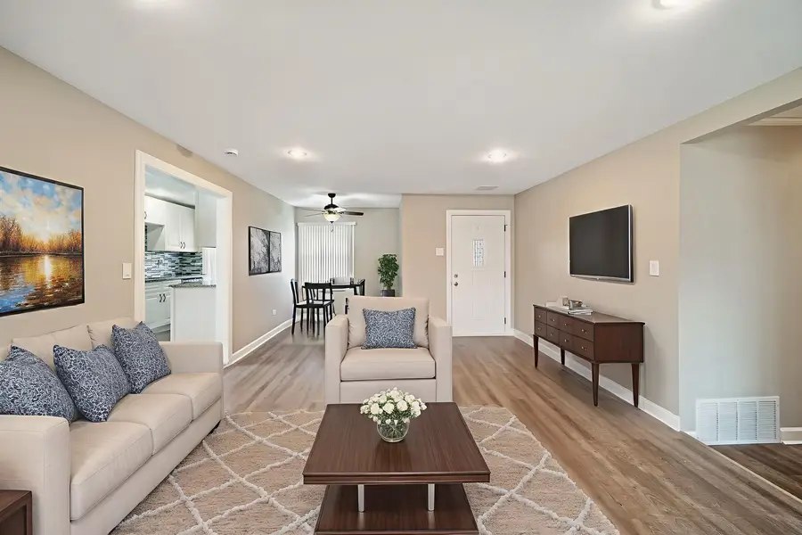 7949 Newland Avenue, Burbank, IL 60459 - Image #3