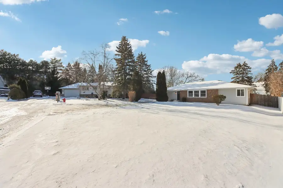 120 Walter Court, Bloomingdale, IL 60108 - Image #2