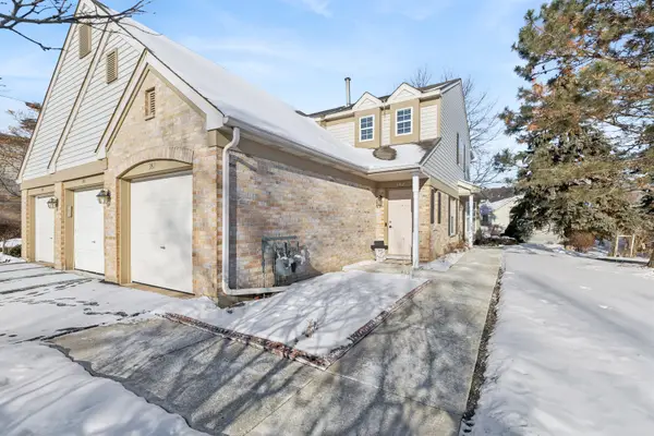 382 Crystal Ridge Drive #382, Crystal Lake, IL 60012