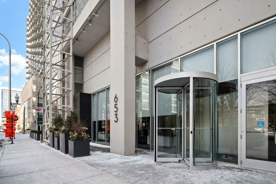 653 N Kingsbury Street #1204, Chicago, IL 60654 - Image #2