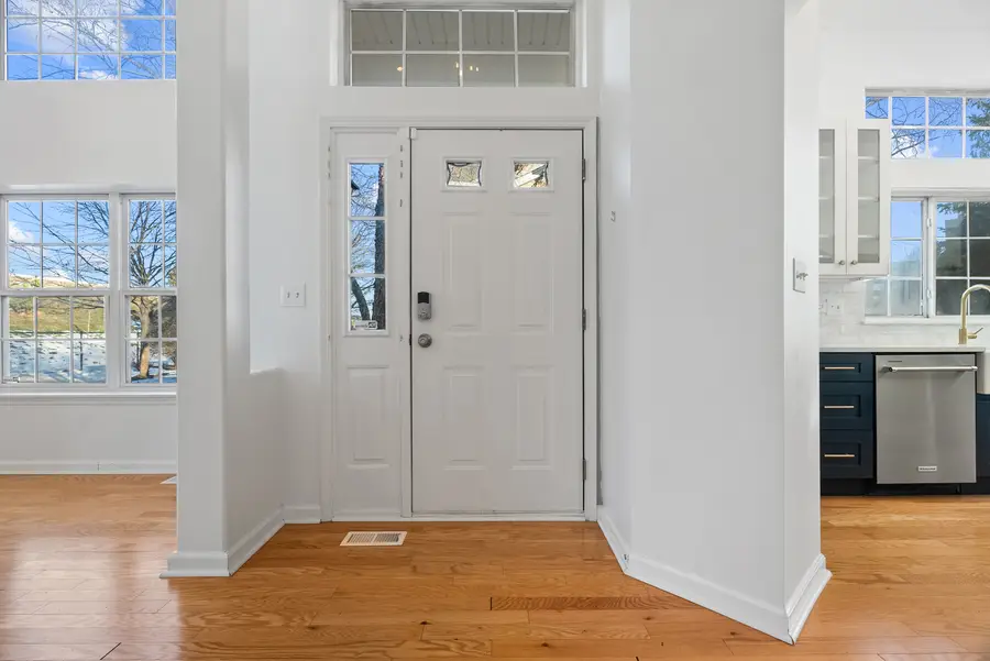 Address Withheld By Seller, Northbrook, IL 60062 - Image #3