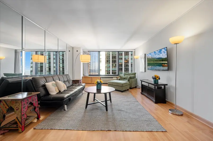 155 N Harbor Drive #2105, Chicago, IL 60601 - Image #2