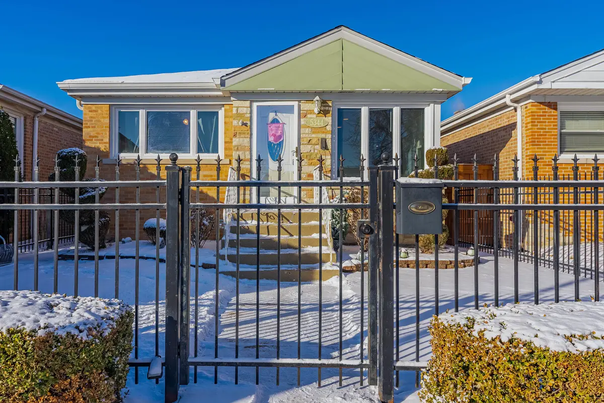 5344 N Mulligan Avenue, Chicago, IL 60630 - Image #1