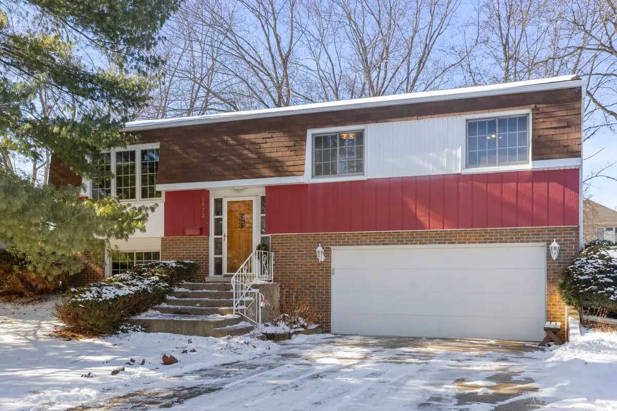 1922 Cambridge Lane, Wheaton, IL 60189 - Image #1