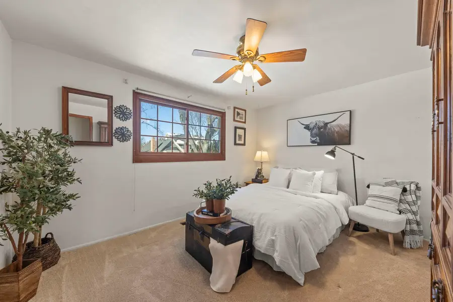 1922 Cambridge Lane, Wheaton, IL 60189 - Image #3