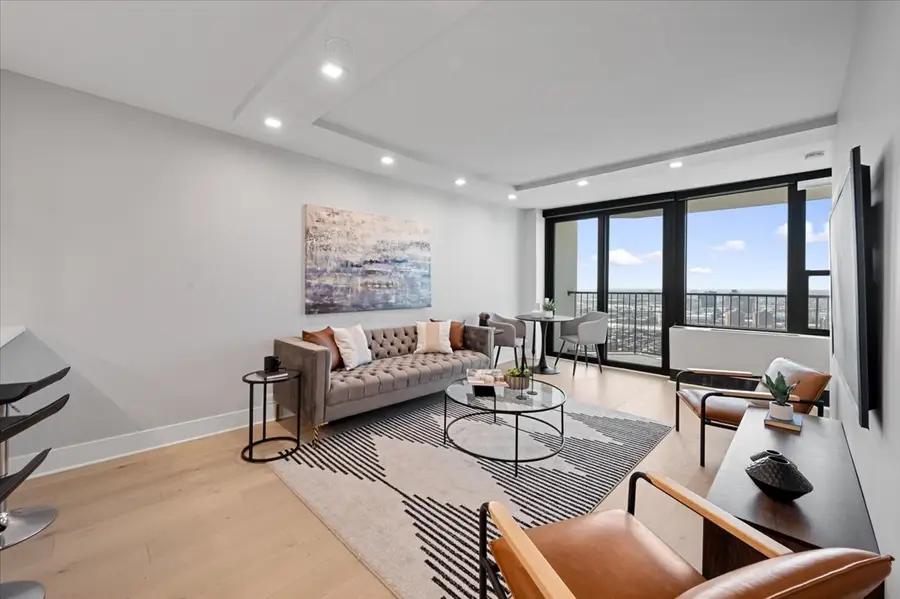 1560 N Sandburg Terrace #4011J, Chicago, IL 60610 - #3