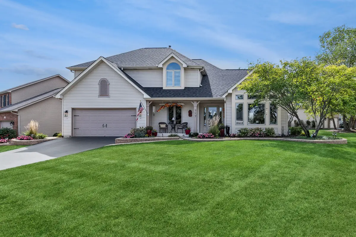717 Clarendon Lane, Aurora, IL 60504 - Image #1