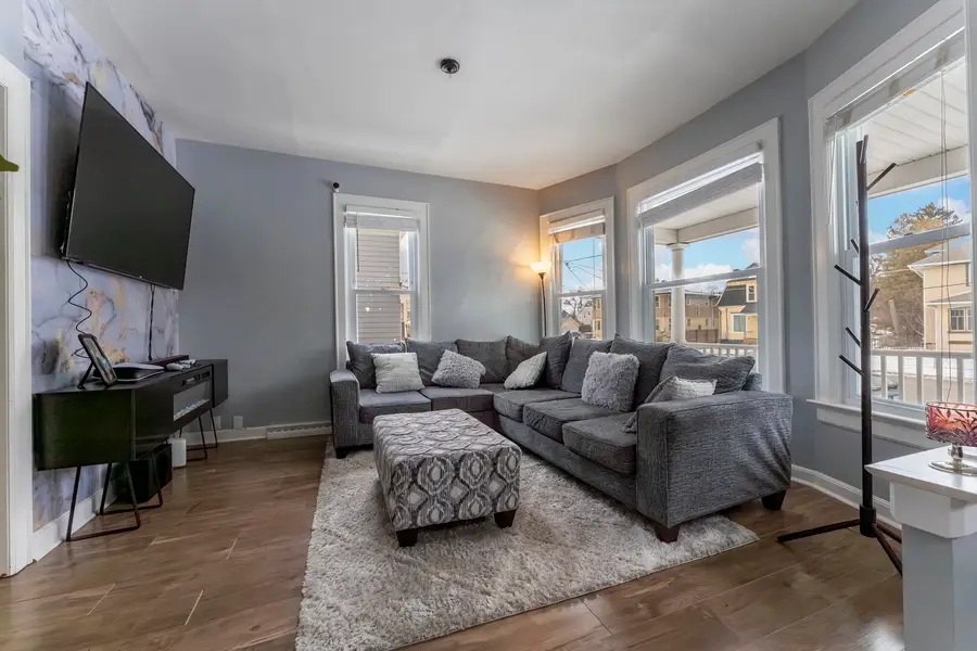 483 Barrett Street, Elgin, IL 60120 - Image #3