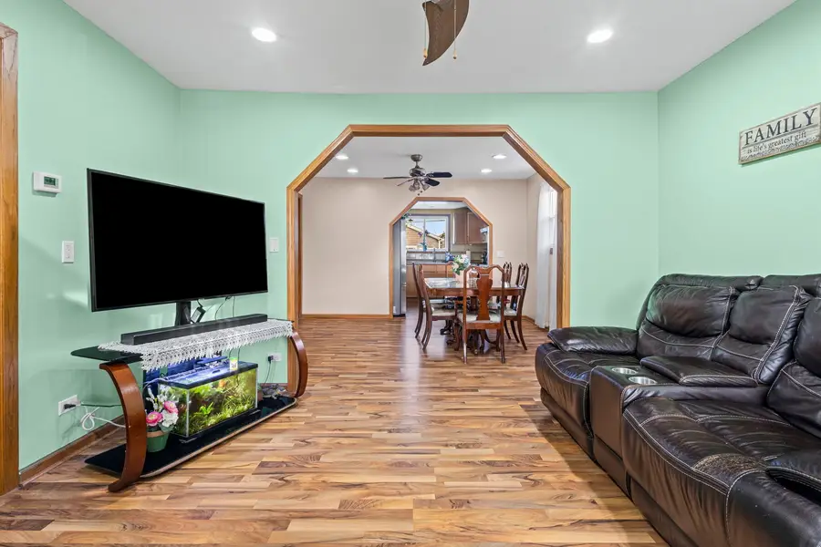 4901 S Lorel Avenue, Chicago, IL 60638 - #3