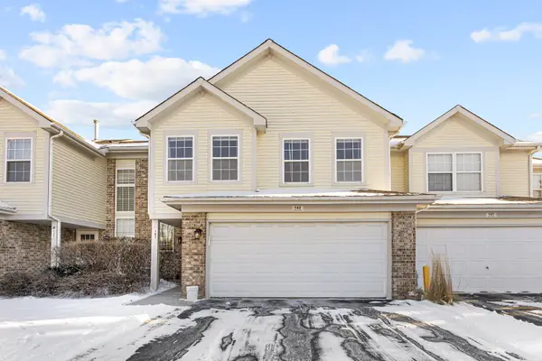 143 Sussex Court, Roselle, IL 60172