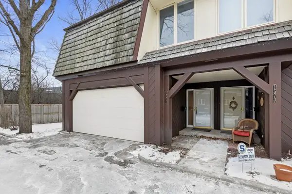 1571 Winnetka Road, Glenview, IL 60025