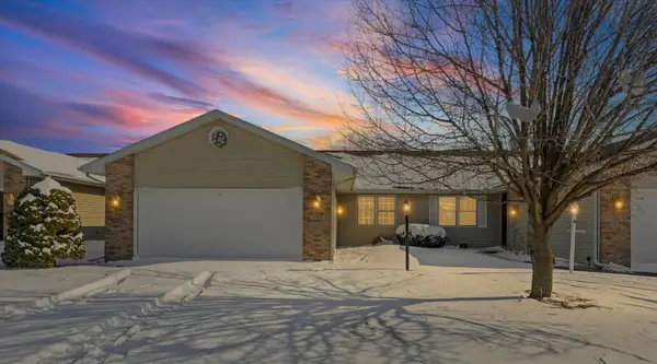 1004 Waters Edge Road, Champaign, IL 61822