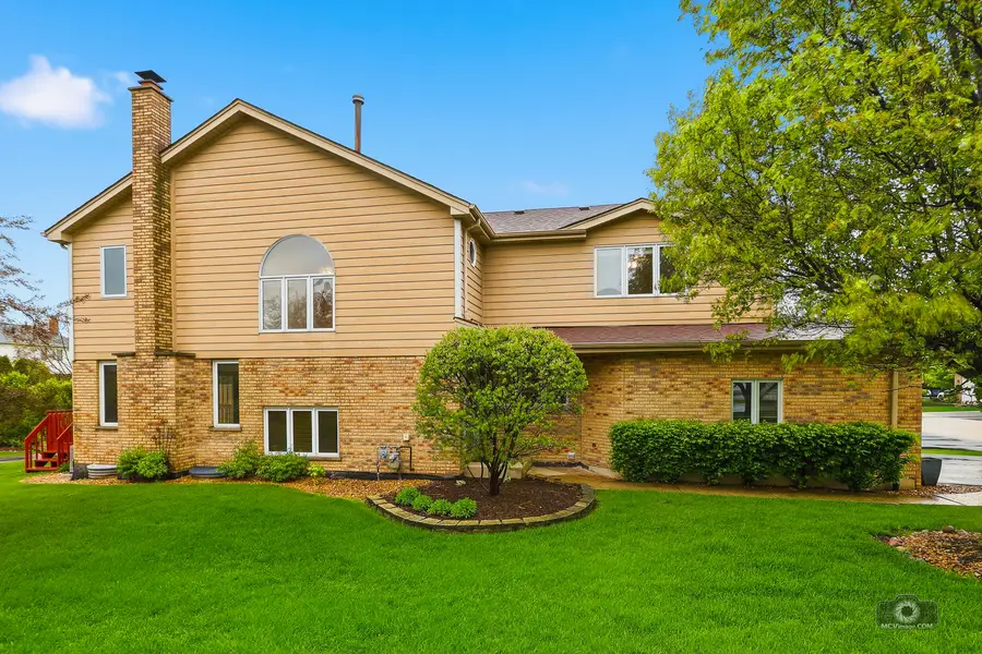 8111 Brushwood Lane, Tinley Park, IL 60487 - #3