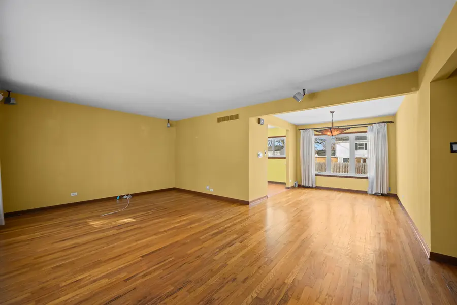 1368 E Palatine Road, Palatine, IL 60074 - Image #3