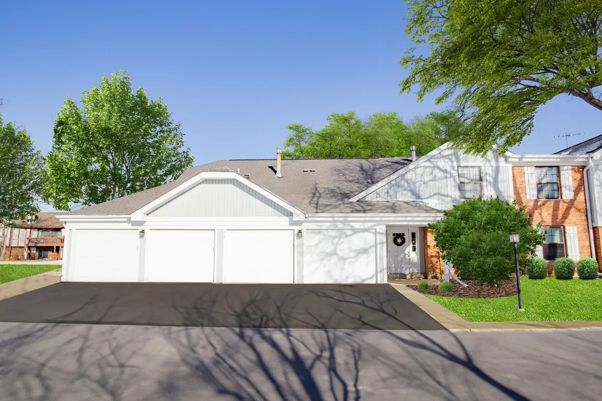 317 Woodbury Court #B1, Schaumburg, IL 60193 - Image #1