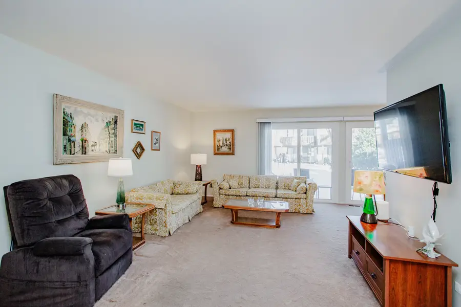 317 Woodbury Court #B1, Schaumburg, IL 60193 - Image #2