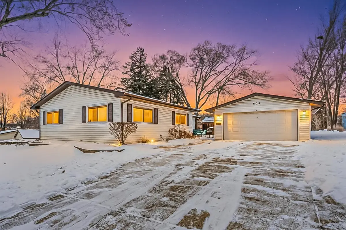 605 Tanglewood Drive, Streamwood, IL 60107 - Image #1