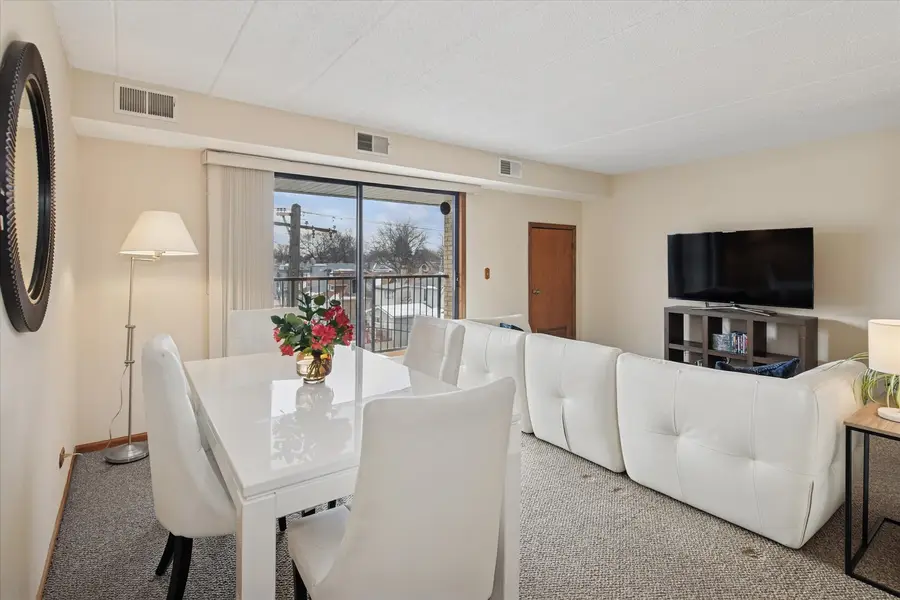 5411 W Lawrence Avenue #3C, Chicago, IL 60630 - Image #2
