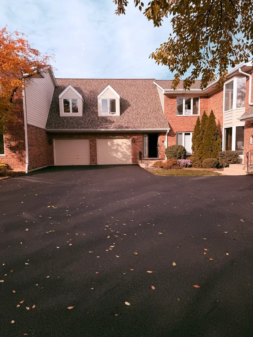 1670 N Douglas Court, Arlington Heights, IL 60004 - Image #1