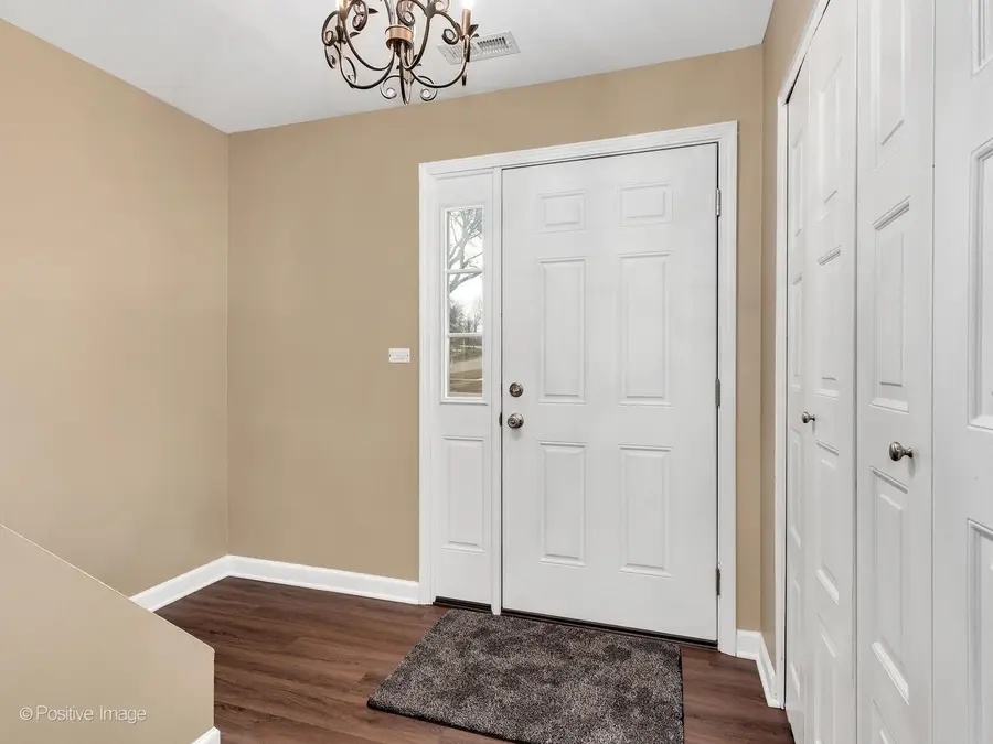 199 Duxbury Court, Bloomingdale, IL 60108 - Image #2