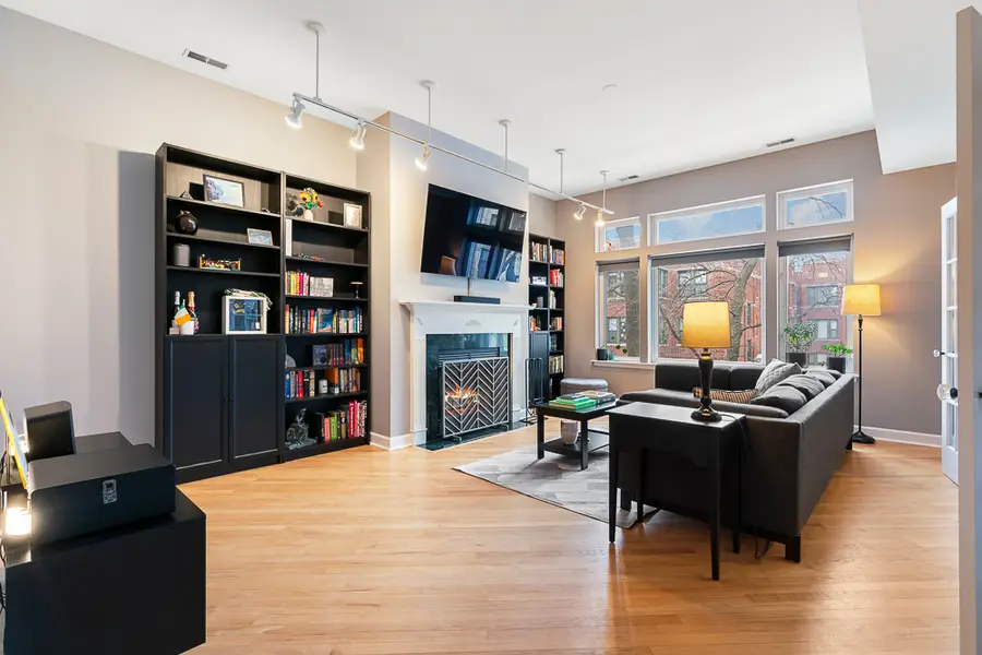 625 W Patterson Avenue #2W, Chicago, IL 60613 - #3