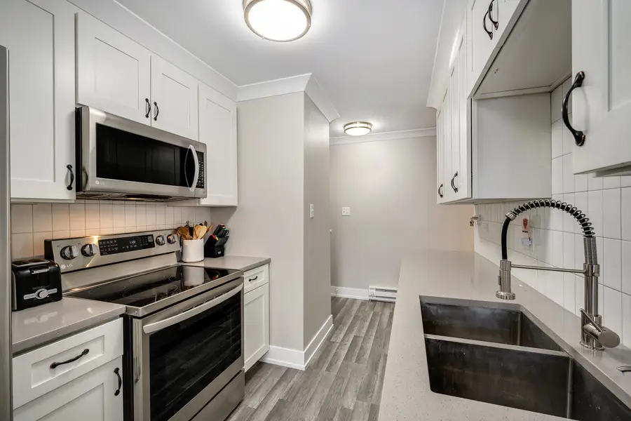 4125 W 97th Place #1-107, Oak Lawn, IL 60453 - Image #3