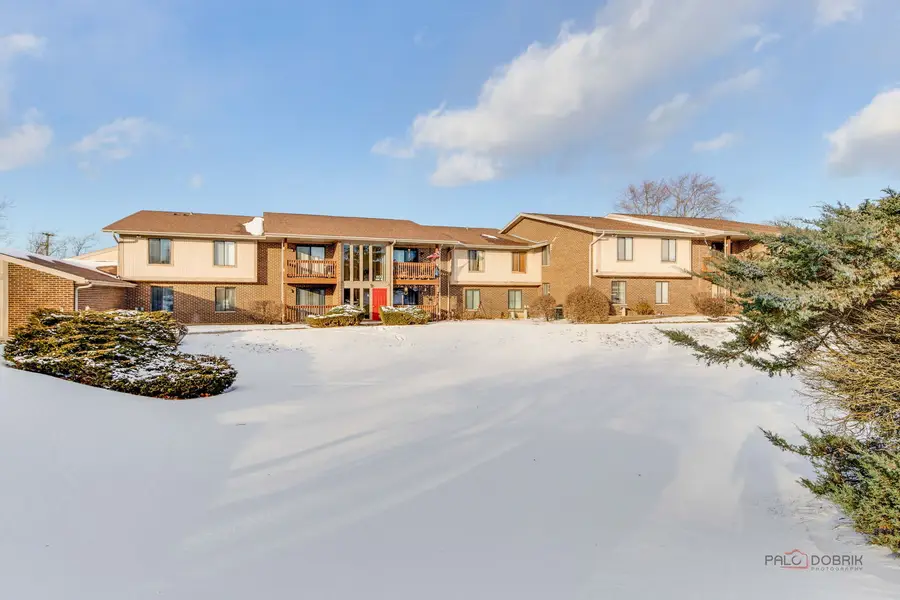 800 Brook Drive #1, Streamwood, IL 60107 - #2