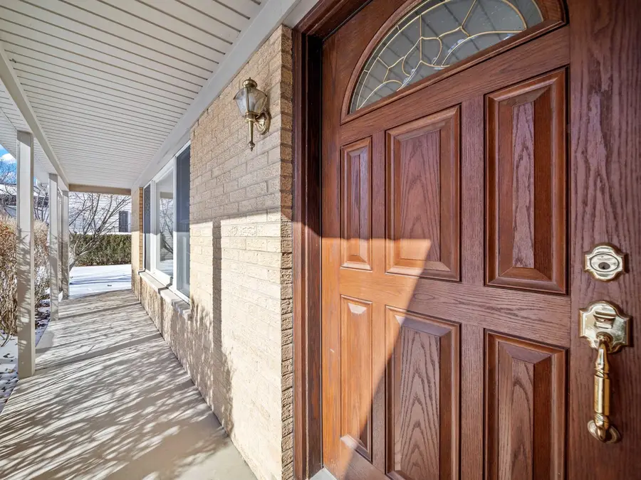 3058 Knollwood Lane, Glenview, IL 60025 - Image #2