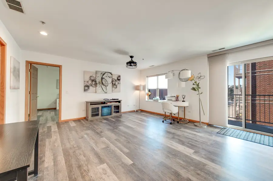 100 N Bokelman Street #329, Roselle, IL 60172 - Image #3