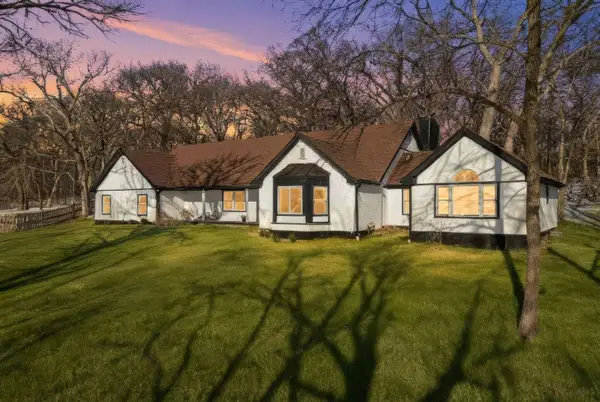 40W412 Winchester Way, St. Charles, IL 60175