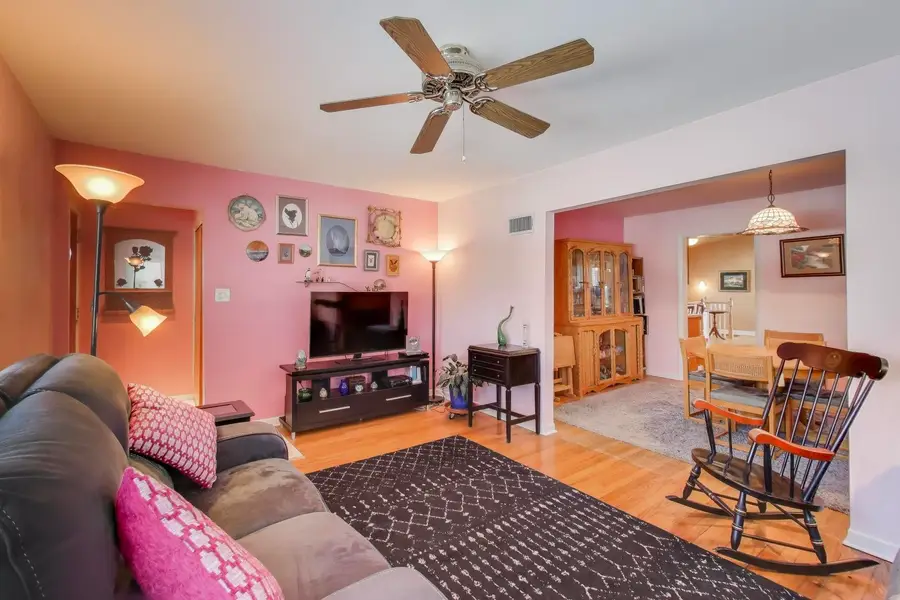 365 N Walnut Street, Elmhurst, IL 60126 - Image #3