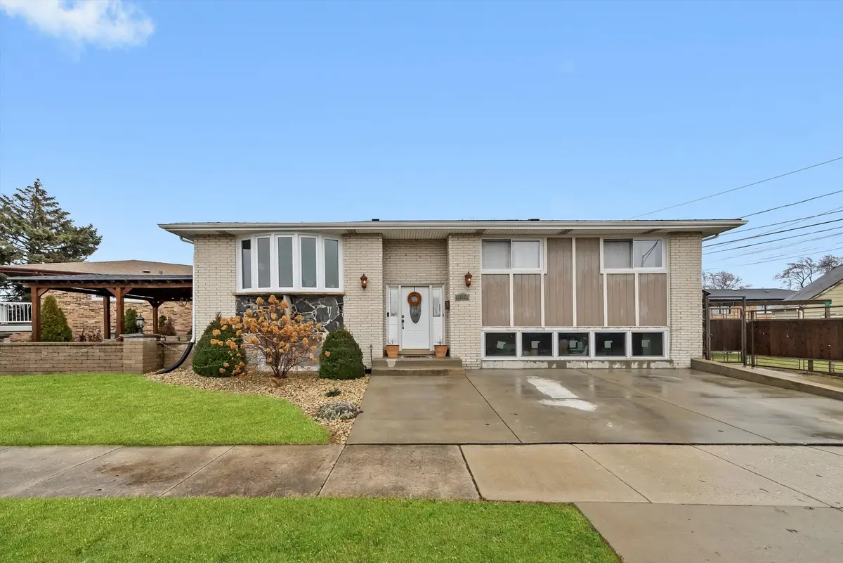 Address Withheld By Seller, Burbank, IL 60459 - Image #1