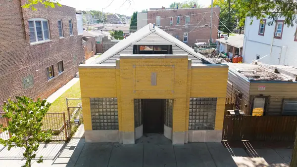 2719 W Pope John Paul Ii Drive, Chicago, IL 60632