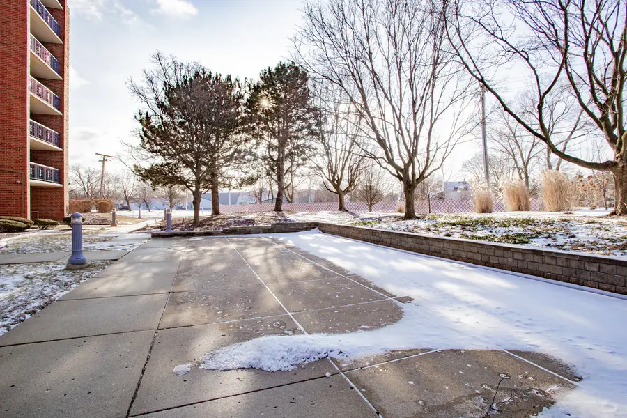 7120 N Milwaukee Avenue #706, Niles, IL 60714 - #3