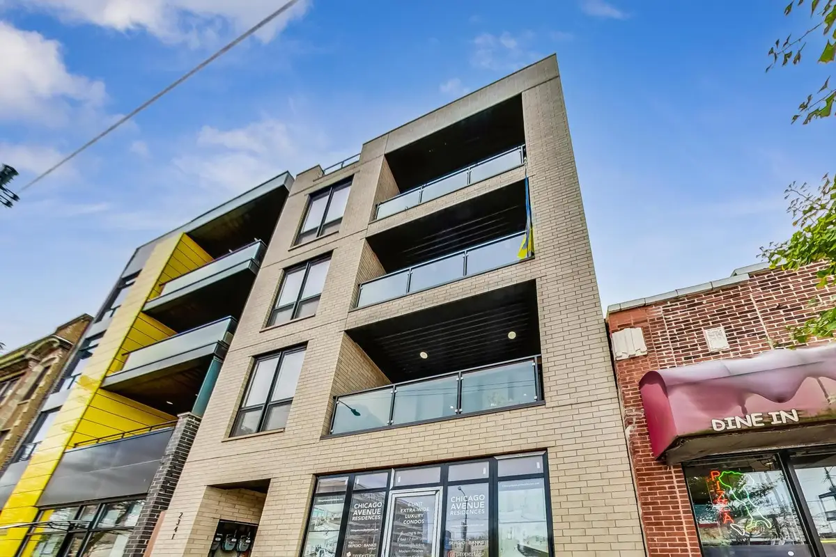 2341 W Chicago Avenue #2F, Chicago, IL 60622 - Image #1