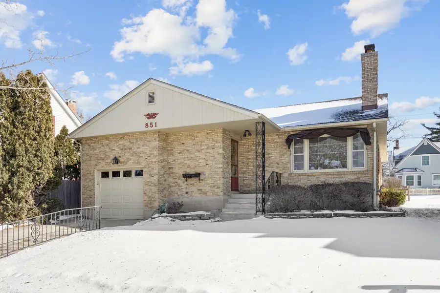851 N Grove Avenue, Elgin, IL 60120 - Image #2