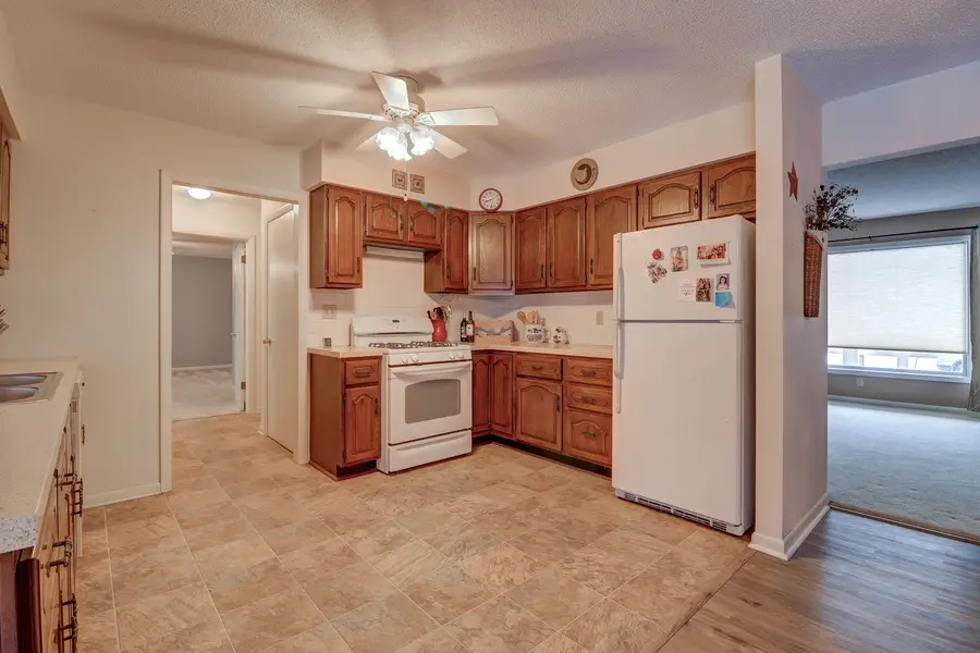 1024 10th Avenue N, Clinton, IA 52732 - Image #3