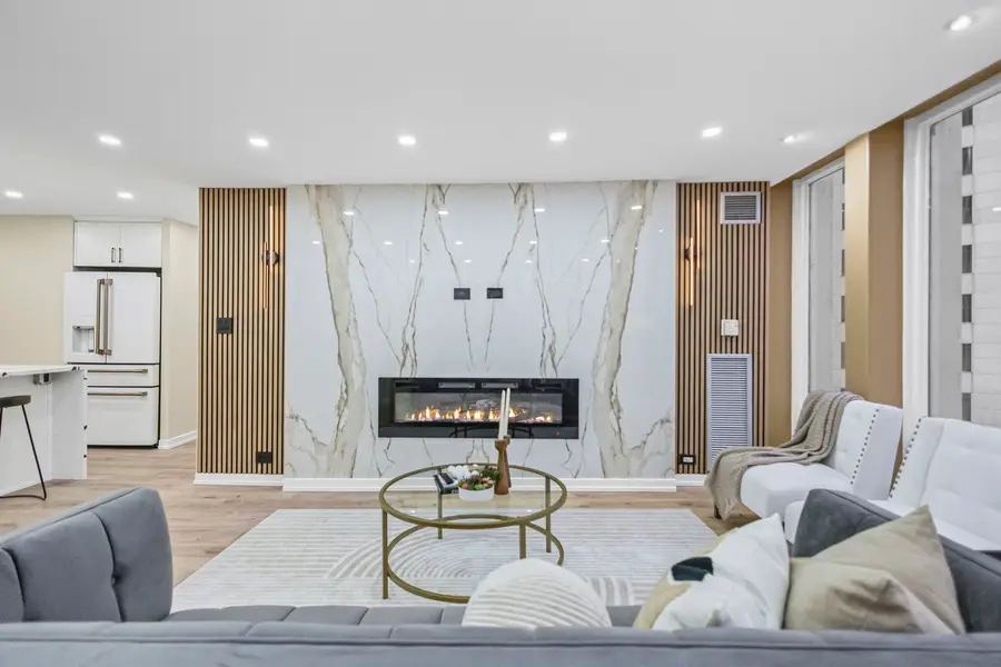 100 E Walton Street #14D, Chicago, IL 60611 - #2