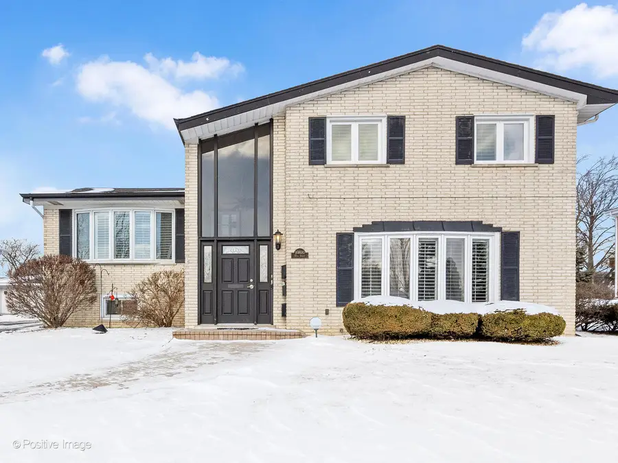 16W680 57th Street, Clarendon Hills, IL 60514 - Image #2