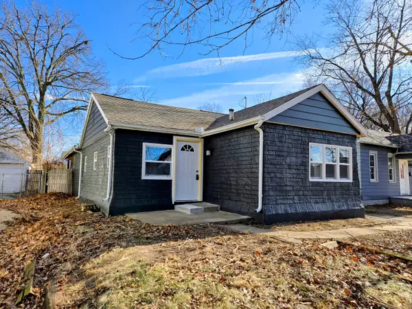 1208 S 3rd Street, Pekin, IL 61554