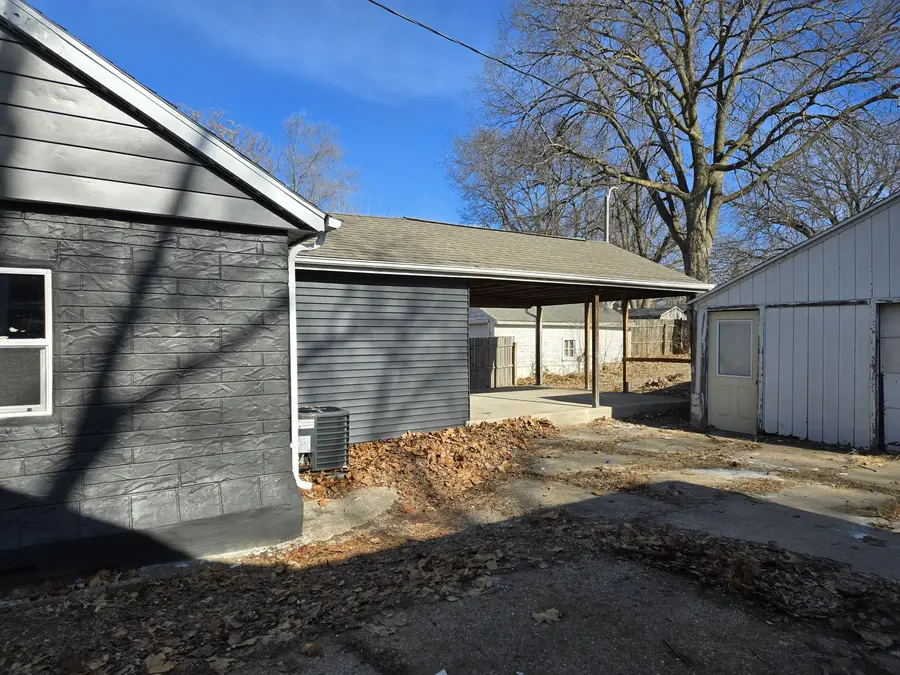 1208 S 3rd Street, Pekin, IL 61554 - #2