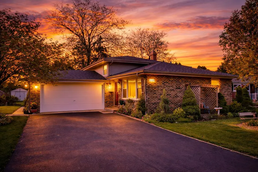 10864 Liberty Grove Drive, Willow Springs, IL 60480 - #2